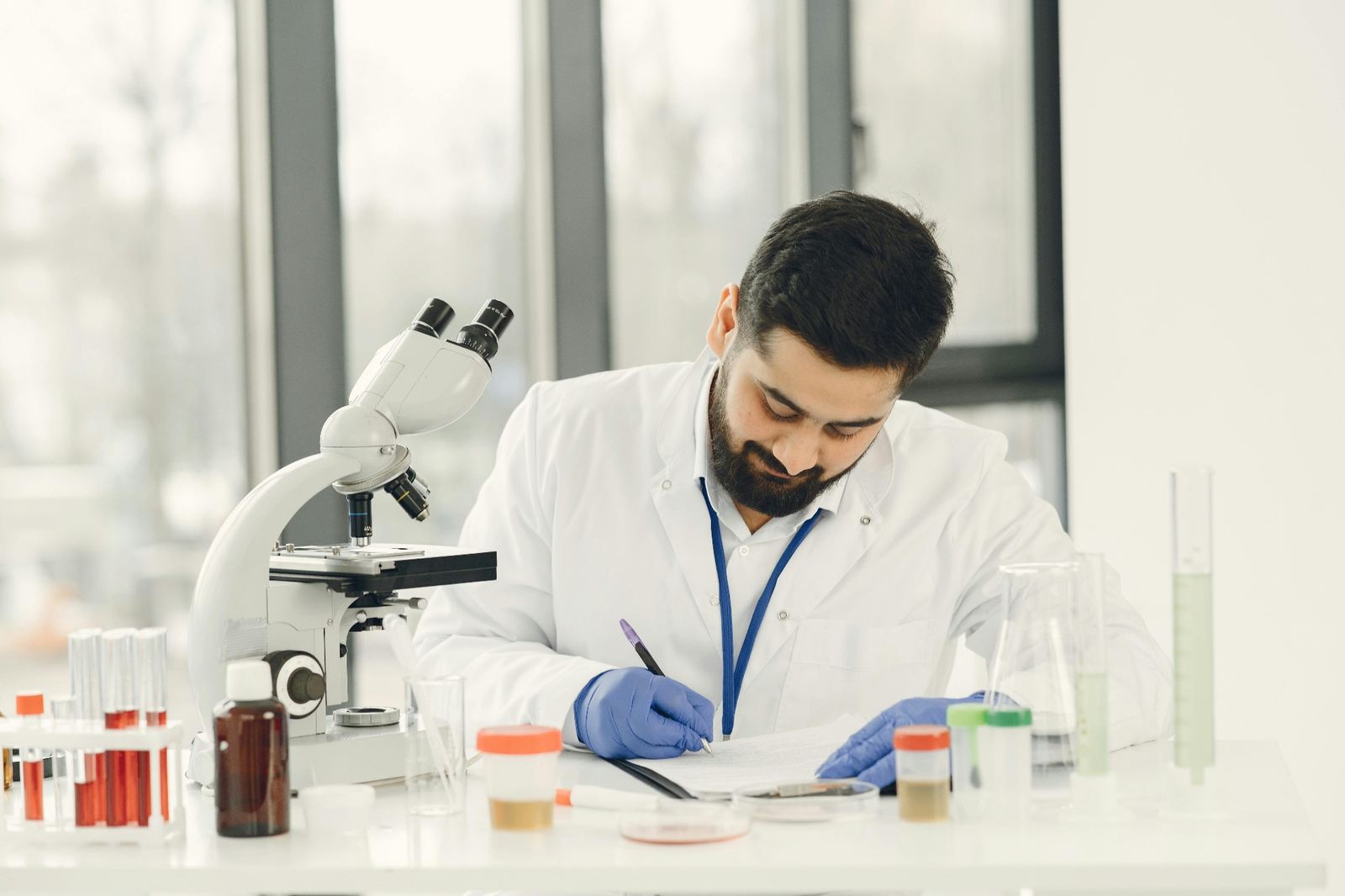 What Is an Investigator Brochure (IB) in Clinical Trials?